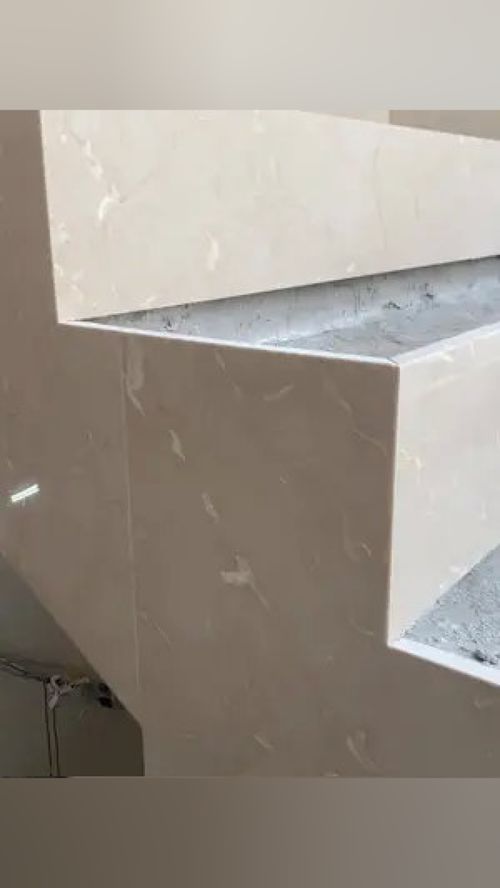 施工現(xiàn)場(chǎng)實(shí)拍 這究竟是人造石還是天然石 莎安娜